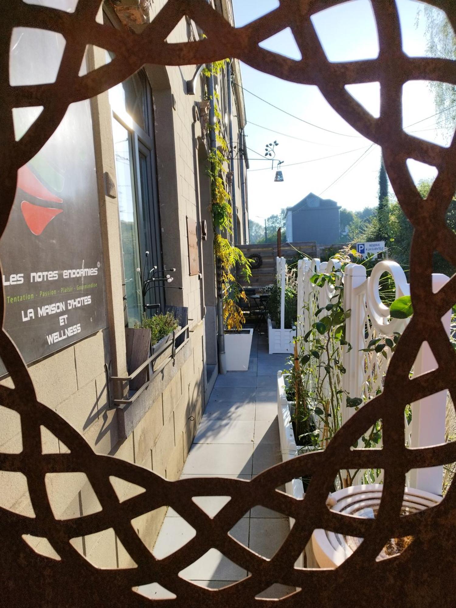 Maison D'Hote Les Notes Endormies Suite Le Refuge Walcourt Eksteriør bilde
