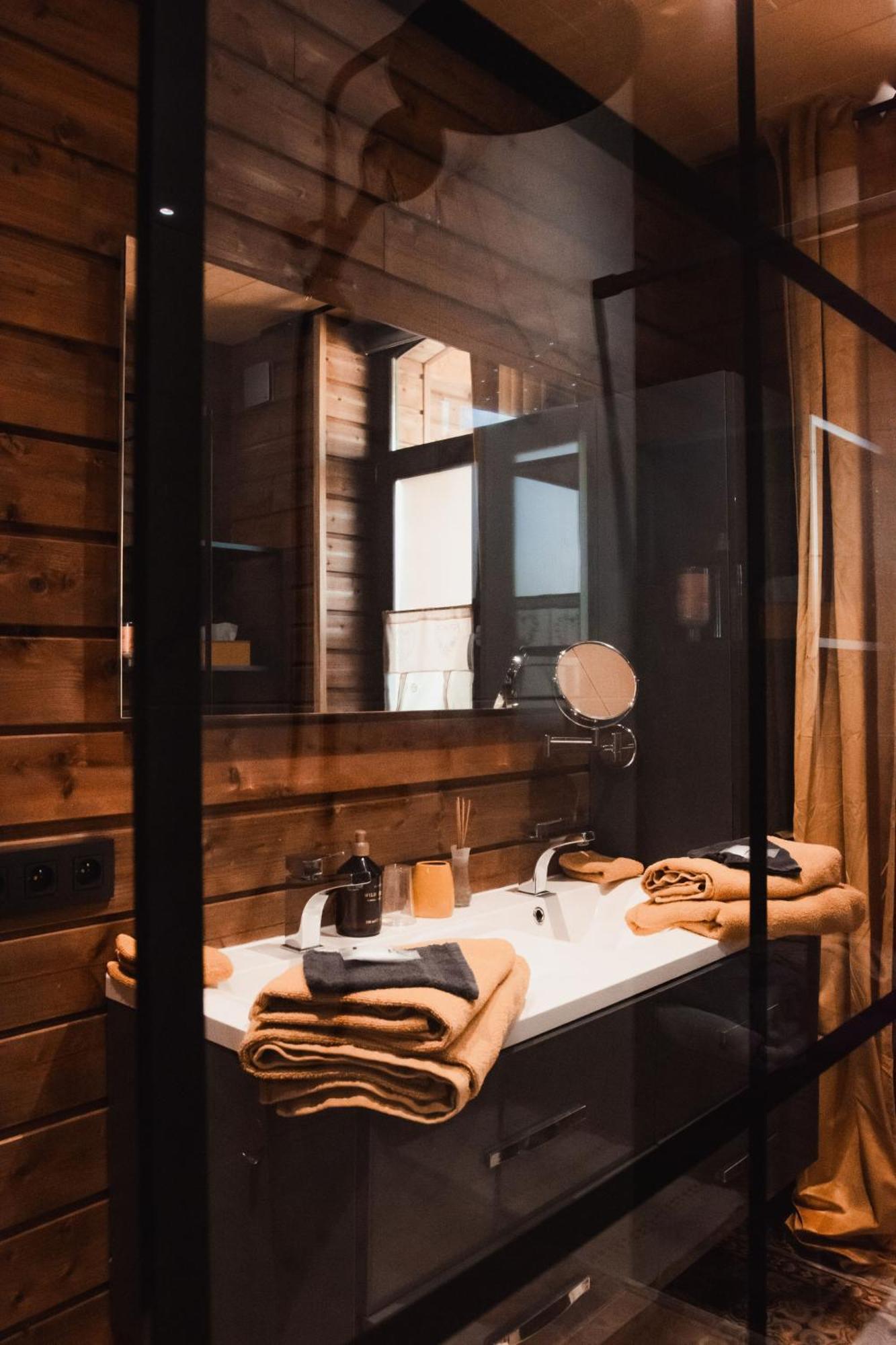 Maison D'Hote Les Notes Endormies Suite Le Refuge Walcourt Eksteriør bilde